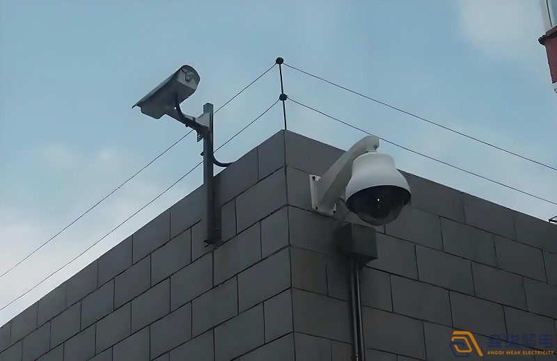 工廠安裝球機和槍機哪個更好？