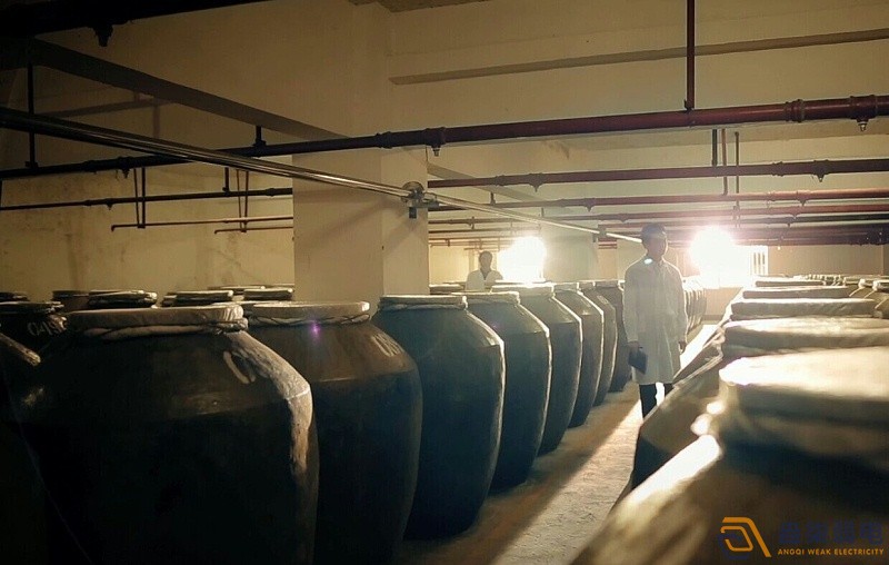 成都盎柒弱電—酒廠窖池測溫儀有什么作用？
